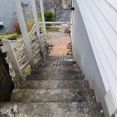 Ro Og Fred Ved Fjorden Ytre Arna